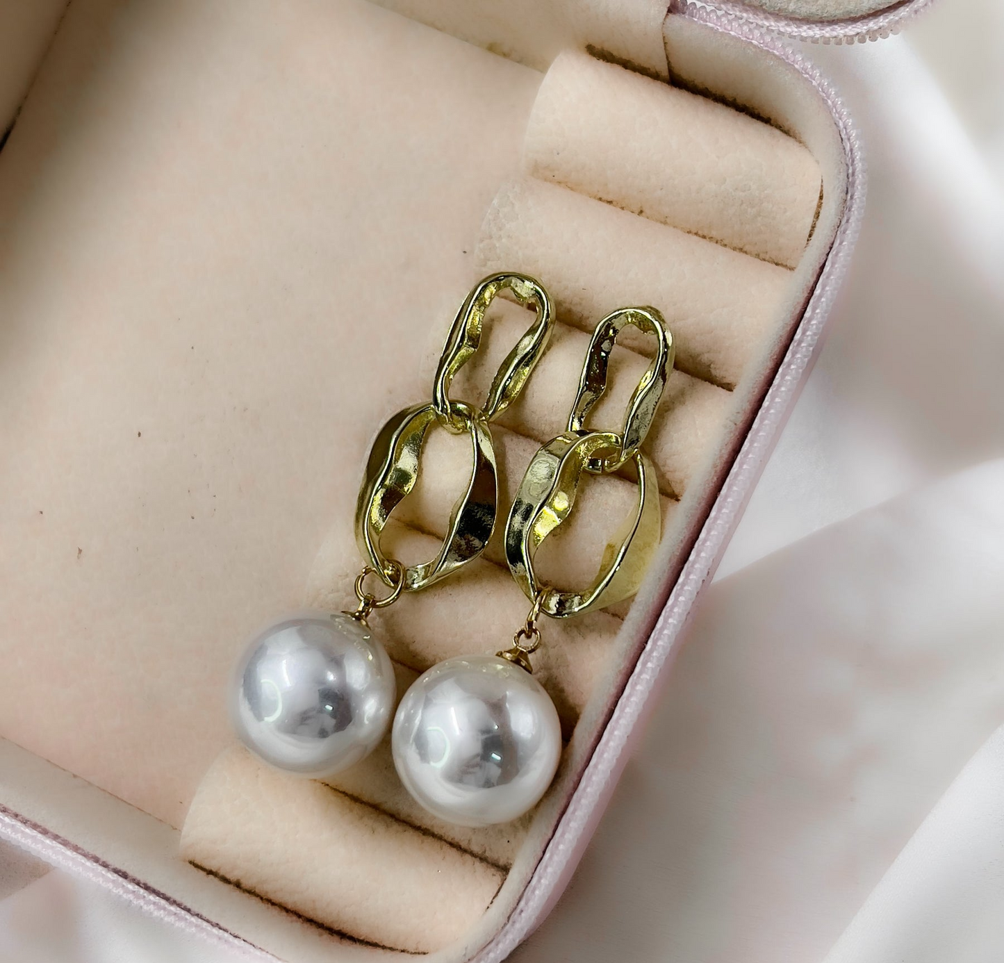 Chain Pearl Drop Earrings