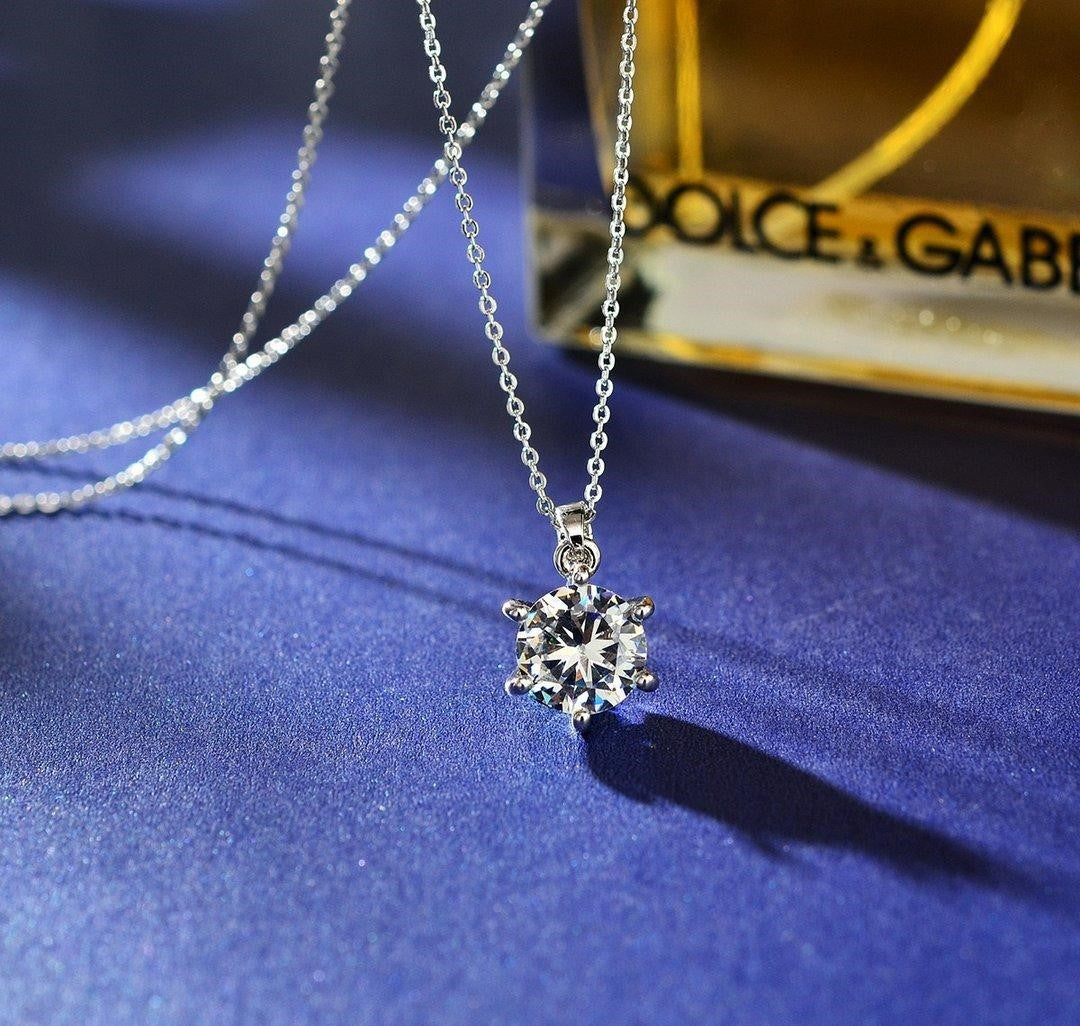 Round Pendant with Chain