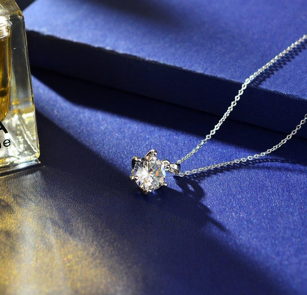 Round Pendant with Chain